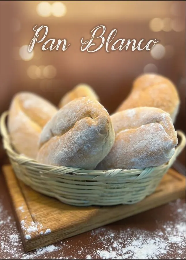 Canasta de pan blanco de La Superior: teleras y franceses enharinados
